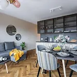 Park B22- Z Dostepem Do Basenu, Sauny, Jacuzzi, Silowni Апартаменты